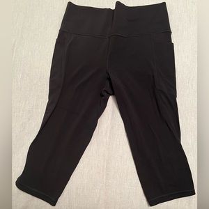 Athleta Salutation Stash II Crop - Black, size large